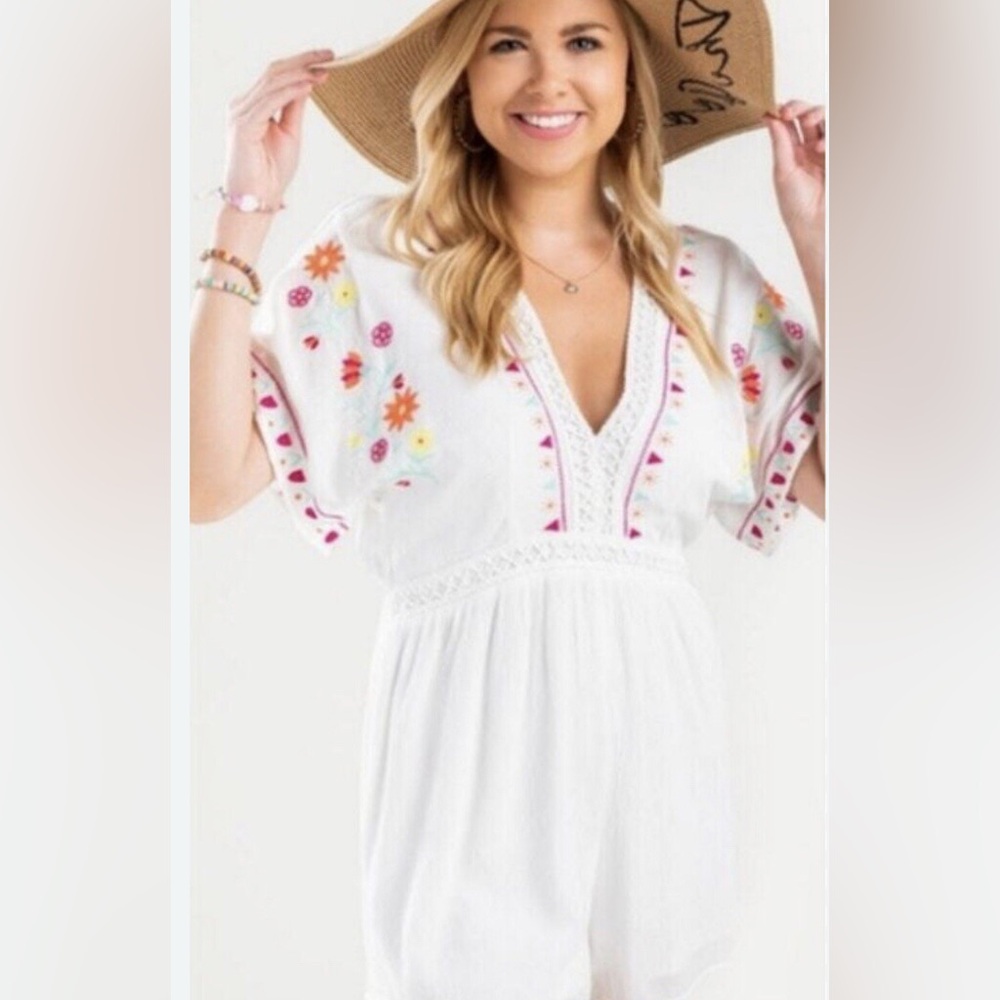 Jun & Ivy White Romper with Floral Embroidery